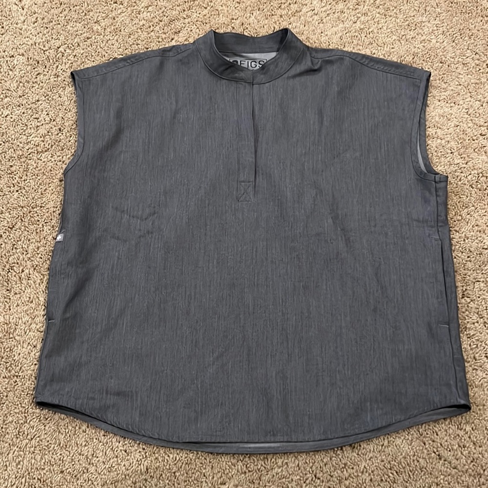 FIGS Graphite scrub top